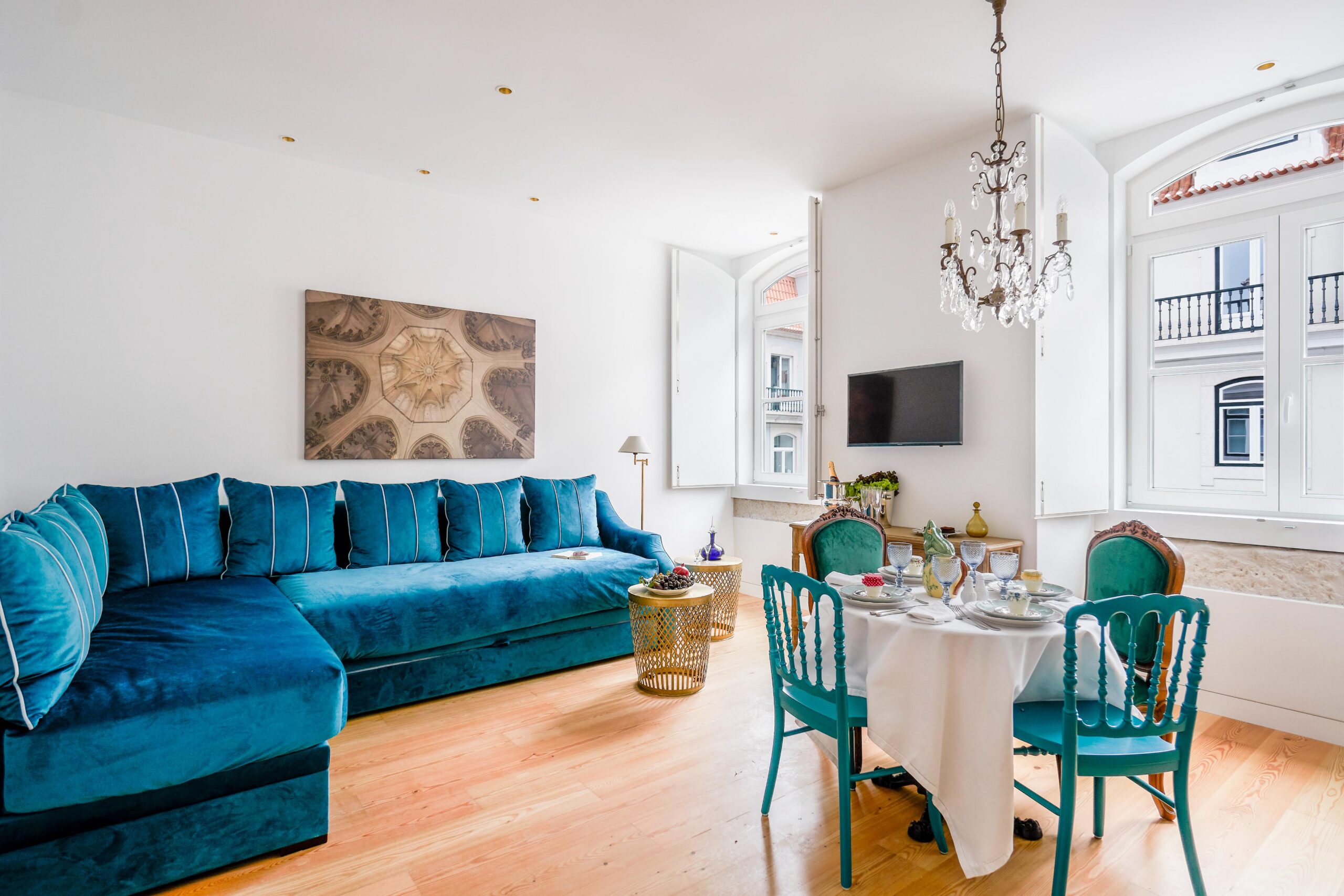 Deluxe One-Bedroom Apartment